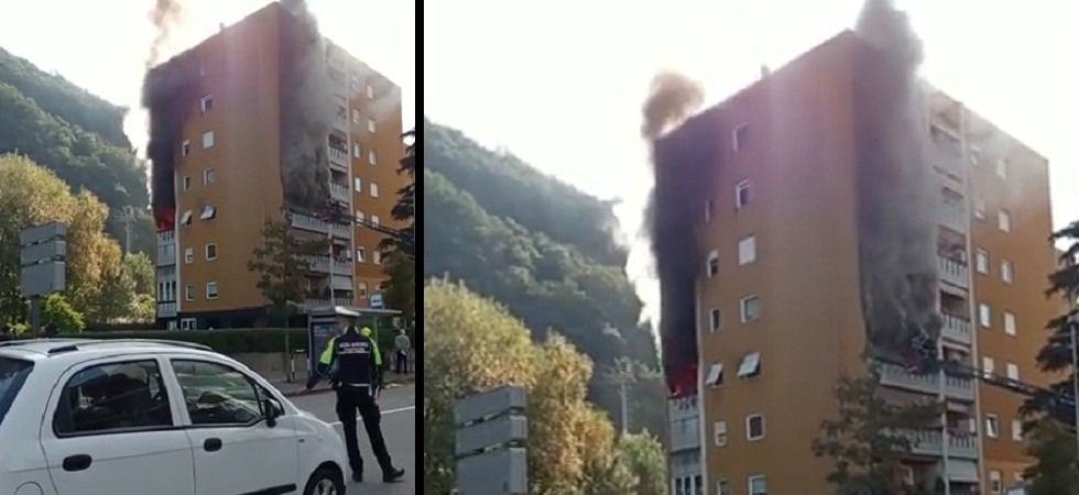 Divampano le fiamme e il fumo avvolge un palazzo a Bolzano: intervengono i vigili del fuoco